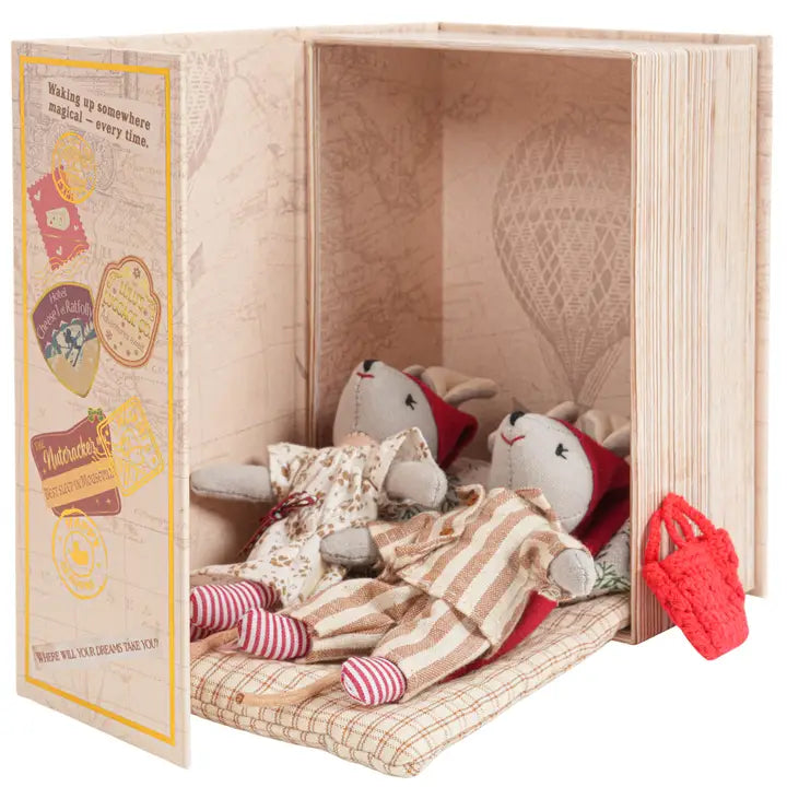 Christmas Mice Sleepy & Dreamy in A Charming Box 2