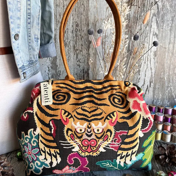 Le Tigre Molly, Atenti USA Handmade, Medium Mary Poppins Snap Frame Bag