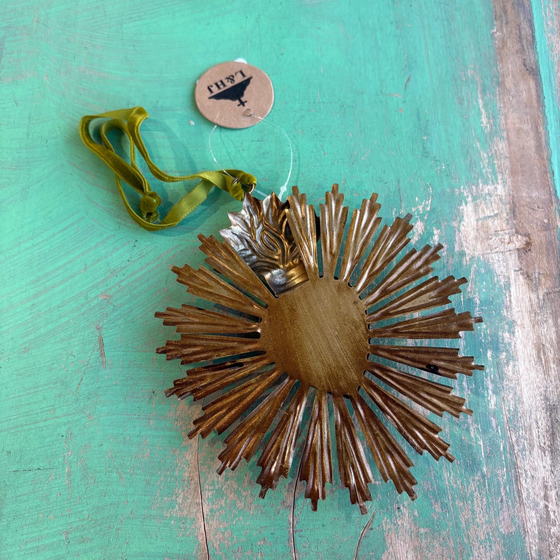 Sacred Heart Sun Rays Ornament Pretty