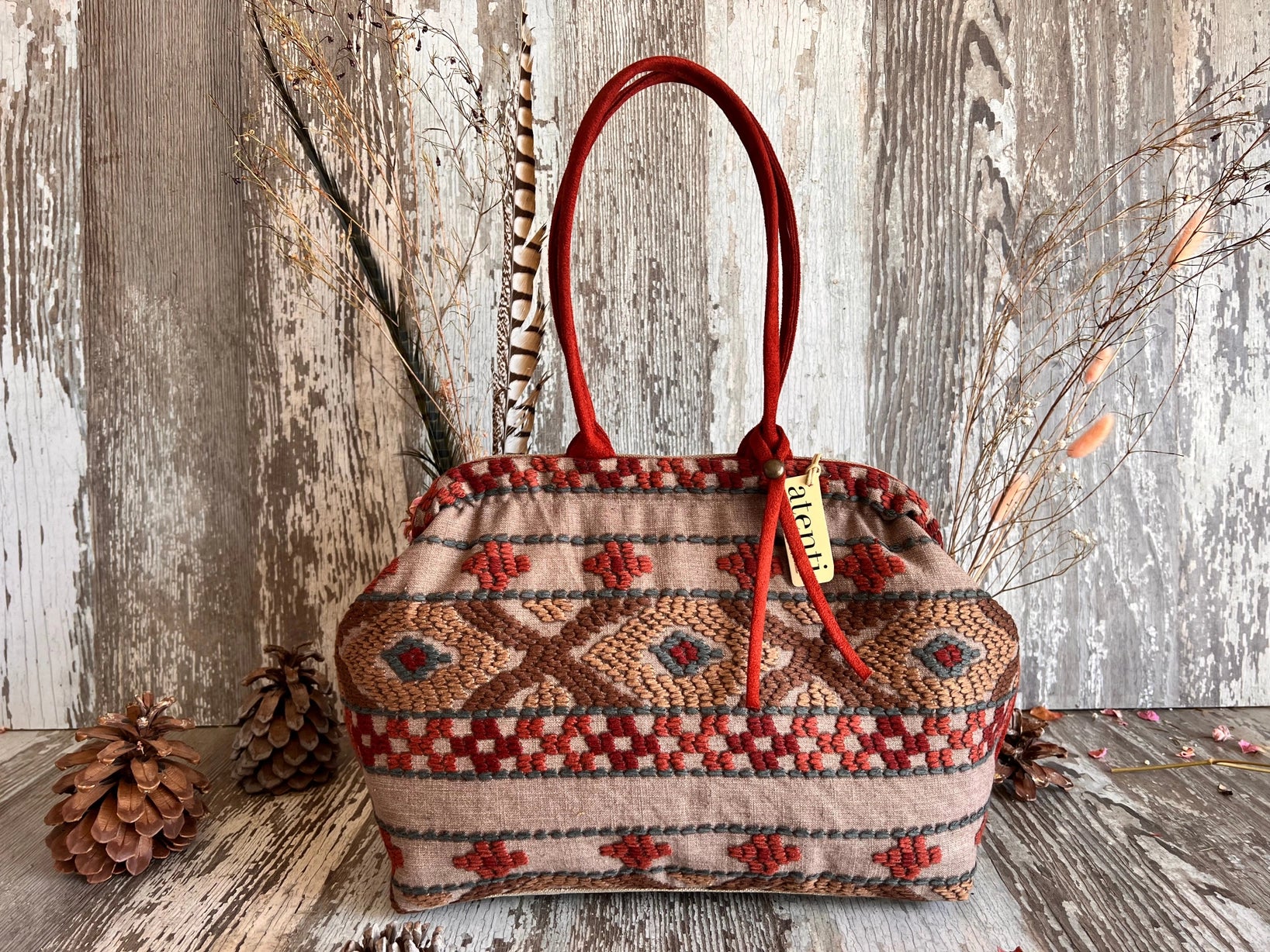 Stitches Molly, Atenti USA Handmade, Medium Embroidered Mary Poppins Snap Frame Bag