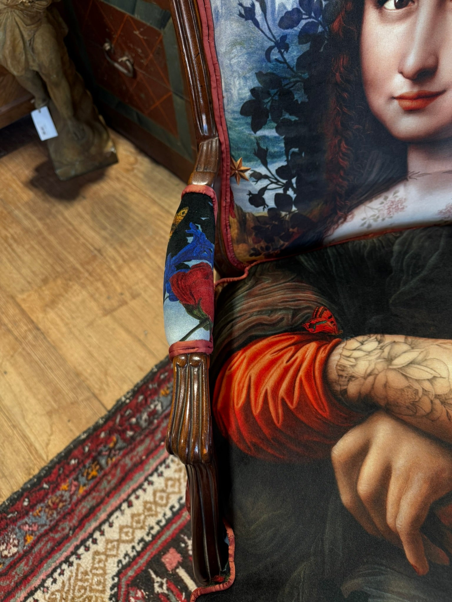 Mona Lisa-Inspired Chair