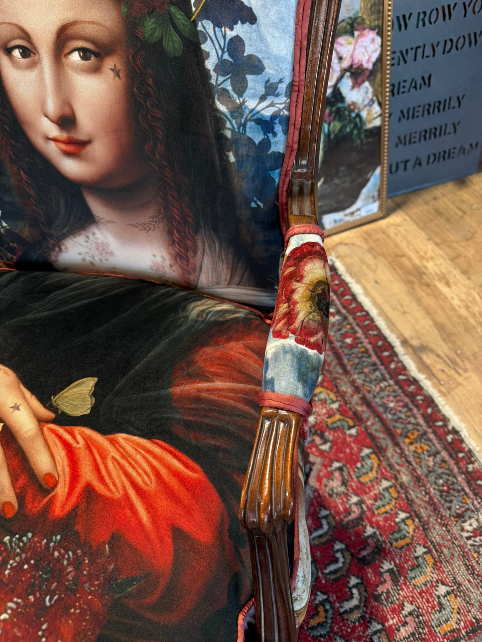 Mona Lisa-Inspired Chair