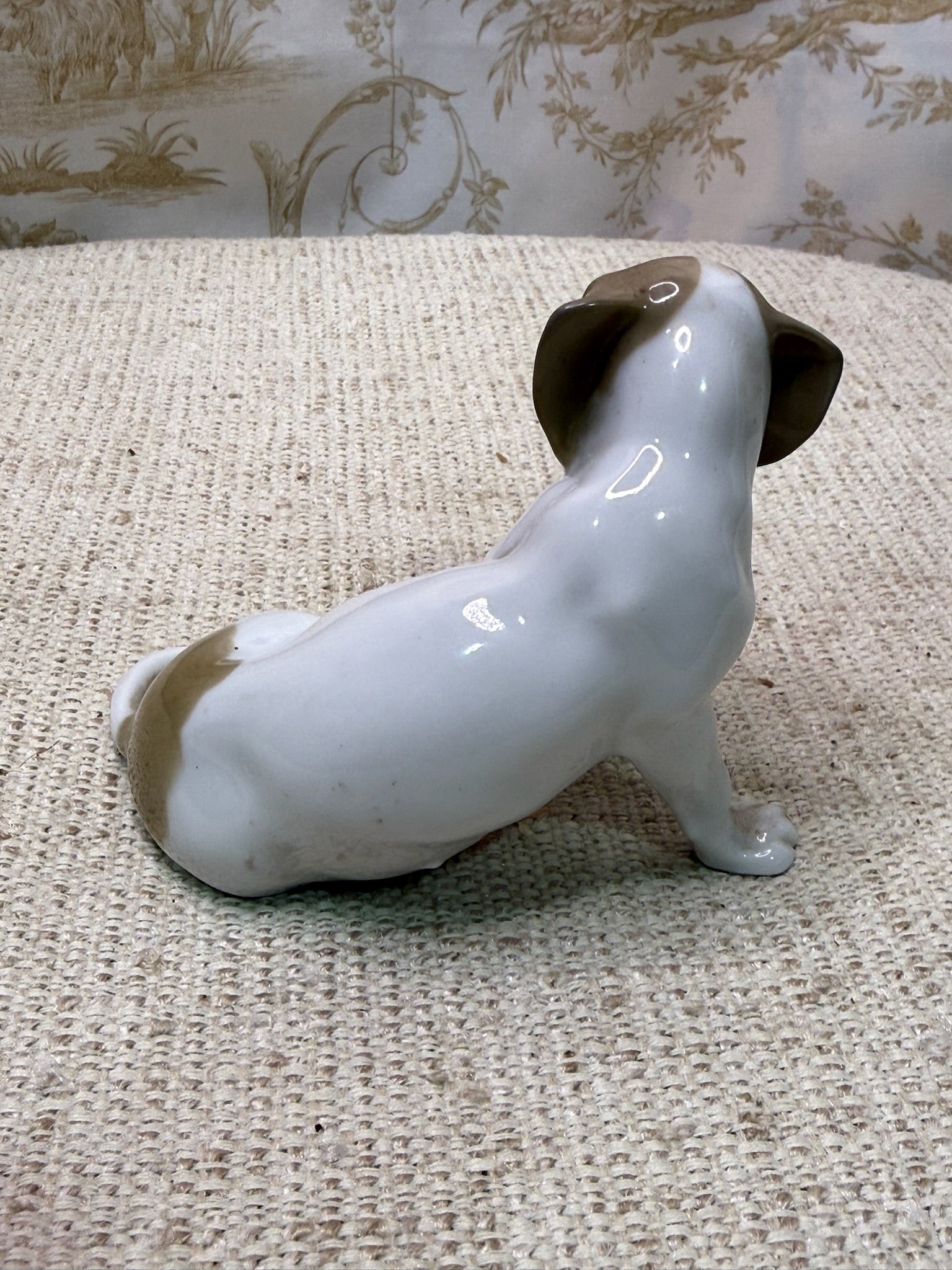 Metzler & Ortloff Porcelain Beagle 2