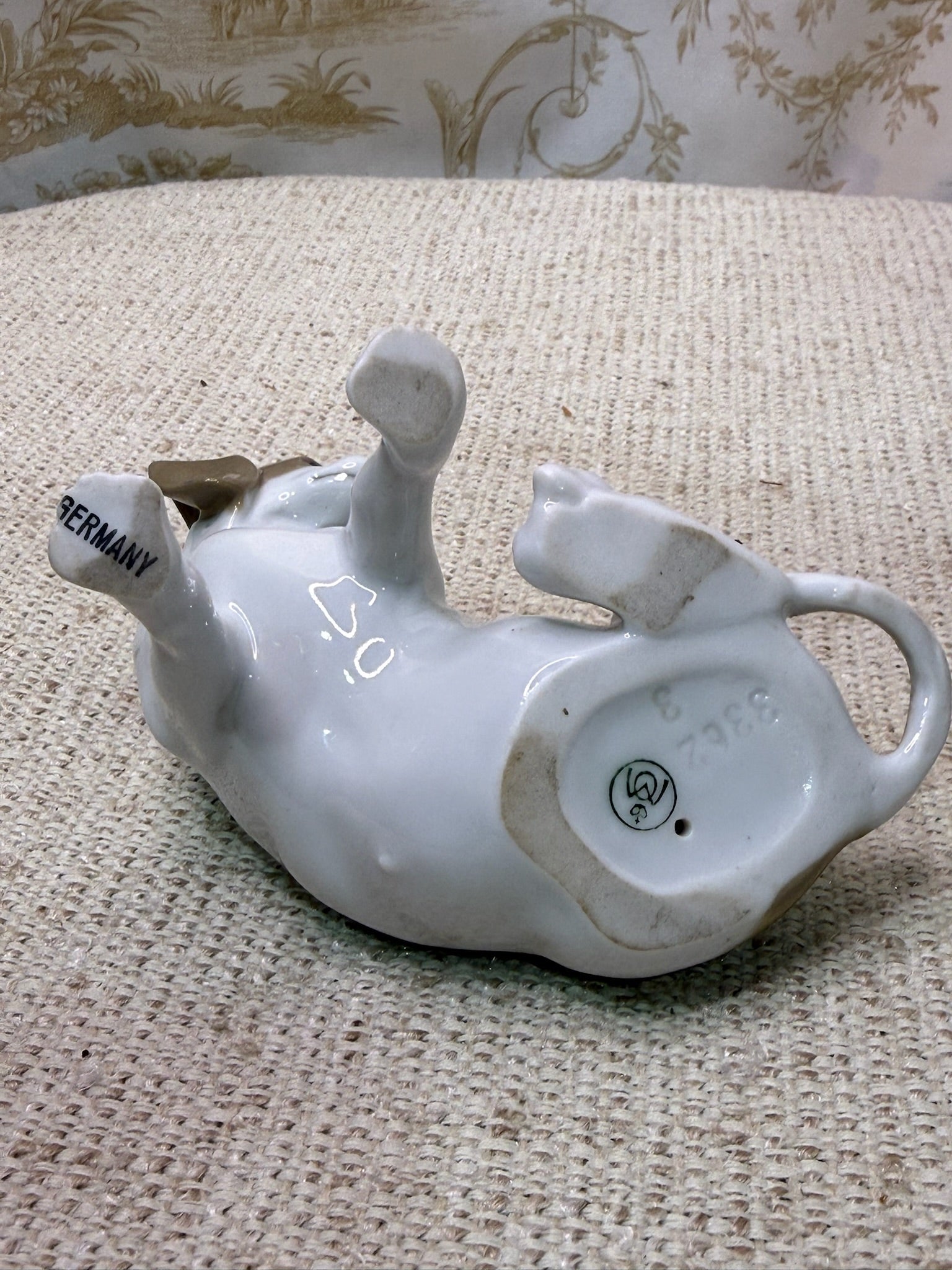 Metzler & Ortloff Porcelain Beagle 3