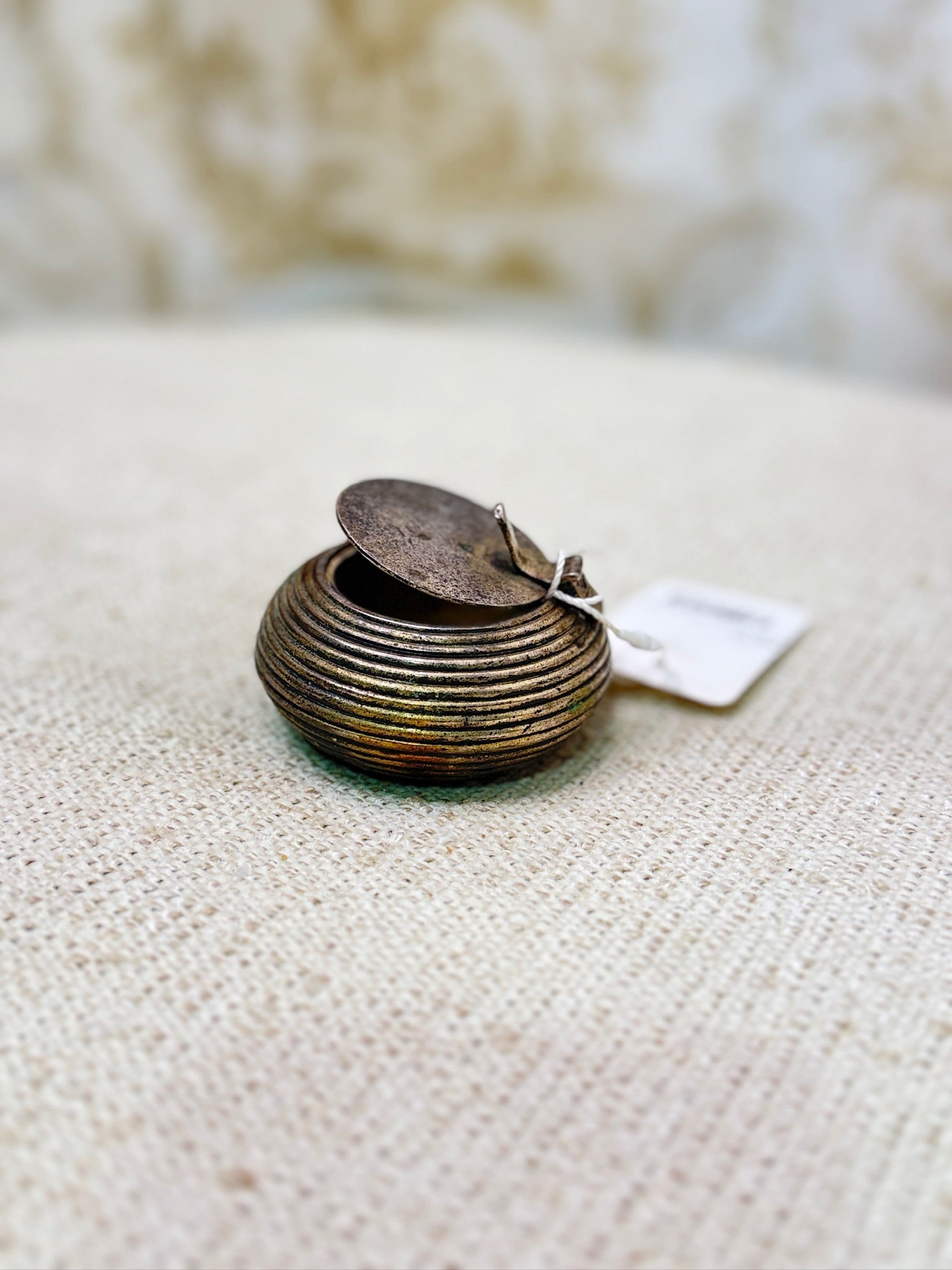 Vintage 1960s Portable Fliptop Ashtray - Silver 2